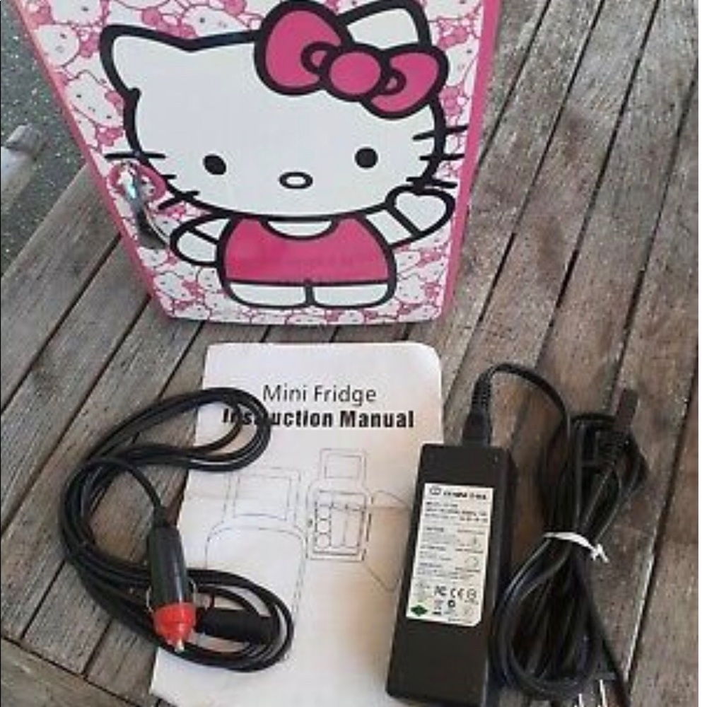 Rare Hello Kitty Pink Personal Mini Fridge/Warmer Compact Refrige 2011